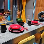 公寓 Smart Luxury Penthouse - Private Sauna, Hot-tub, Cinema At The Location In 斯科普里