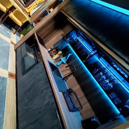 Appartement Smart Luxury Penthouse - Private Sauna, Hot-tub, Cinema At The Location In Skopje