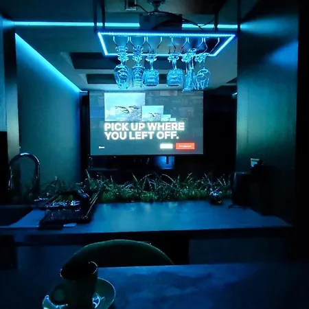 Appartement Smart Luxury Penthouse - Private Sauna, Hot-tub, Cinema At The Location In Skopje