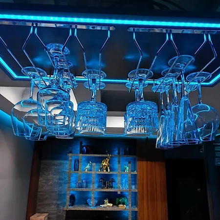 Smart Luxury Penthouse - Private Sauna, Hot-tub, Cinema At The Location In Appartement *