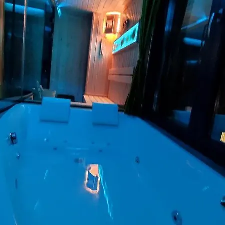 Lägenhet Smart Luxury Penthouse - Private Sauna, Hot-tub, Cinema At The Location In *