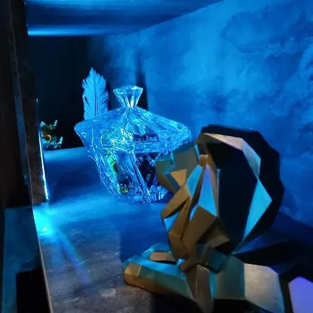 Smart Luxury Penthouse - Private Sauna, Hot-tub, Cinema At The Location In Appartamento