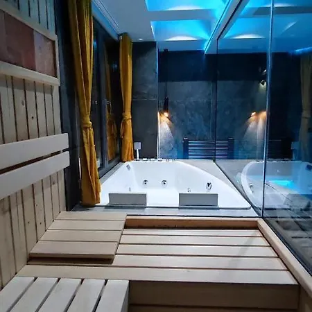 Smart Luxury Penthouse - Private Sauna, Hot-tub, Cinema At The Location In Skopje