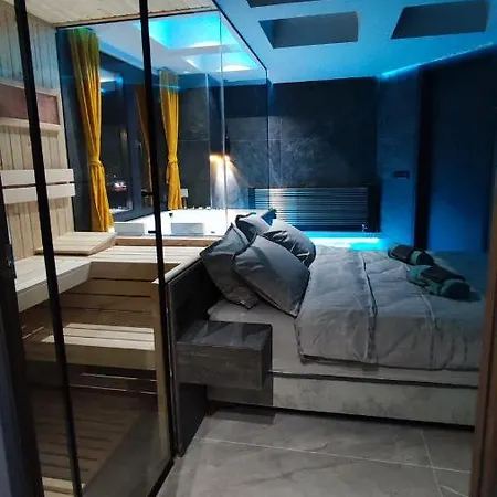 Smart Luxury Penthouse - Private Sauna, Hot-tub, Cinema At The Location In *