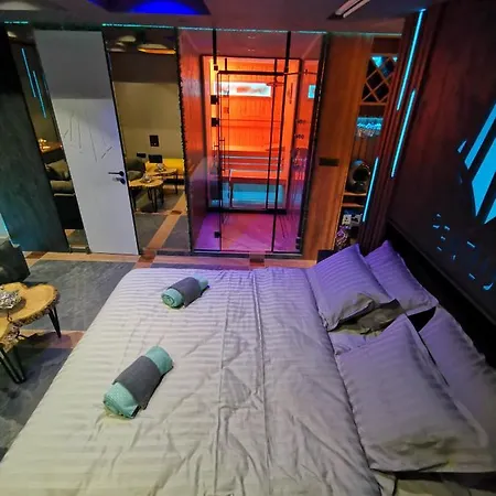 Smart Luxury Penthouse - Private Sauna, Hot-tub, Cinema At The Location In *