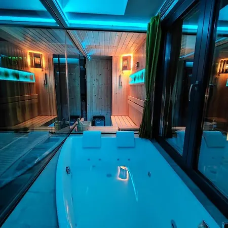 Smart Luxury Penthouse - Private Sauna, Hot-tub, Cinema At The Location In Skopje