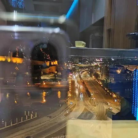 Smart Luxury Penthouse - Private Sauna, Hot-tub, Cinema At The Location In Appartement