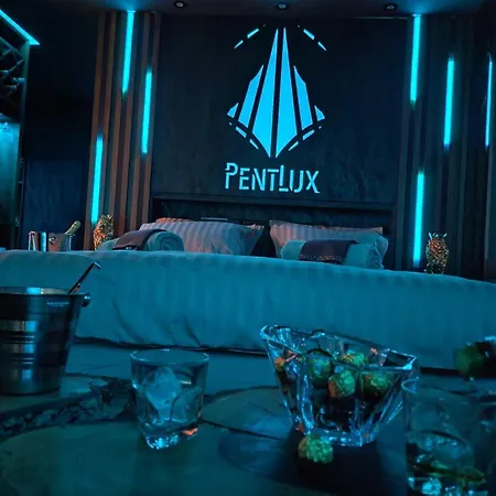 Lägenhet Smart Luxury Penthouse - Private Sauna, Hot-tub, Cinema At The Location In *