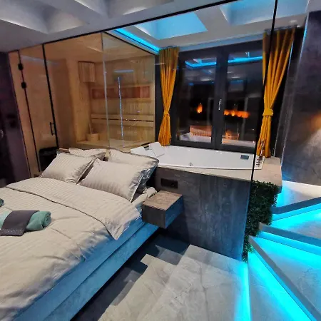 Appartamento Smart Luxury Penthouse - Private Sauna, Hot-tub, Cinema At The Location In *