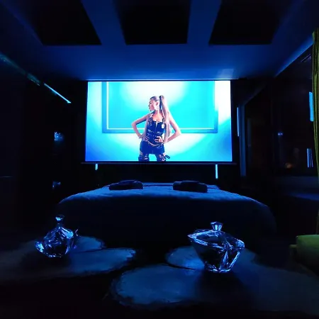 Appartement Smart Luxury Penthouse - Private Sauna, Hot-tub, Cinema At The Location In