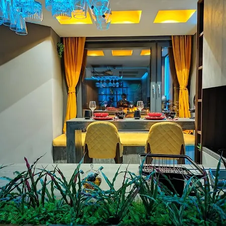 Appartamento Smart Luxury Penthouse - Private Sauna, Hot-tub, Cinema At The Location In