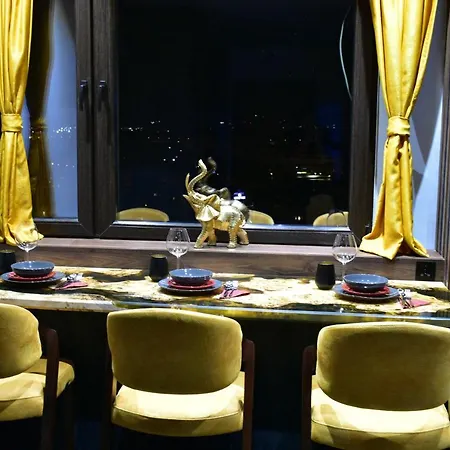 Appartamento Smart Luxury Penthouse - Private Sauna, Hot-tub, Cinema At The Location In
