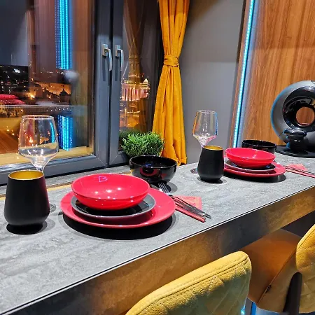 Apartment Smart Luxury Penthouse - Private Sauna, Hot-tub, Cinema At The Location In Skopje