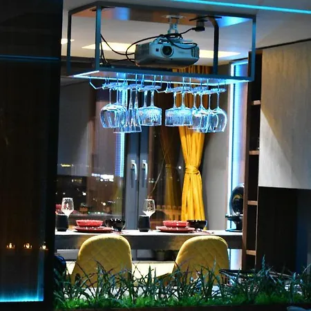 Smart Luxury Penthouse - Private Sauna, Hot-tub, Cinema At The Location In Skopje