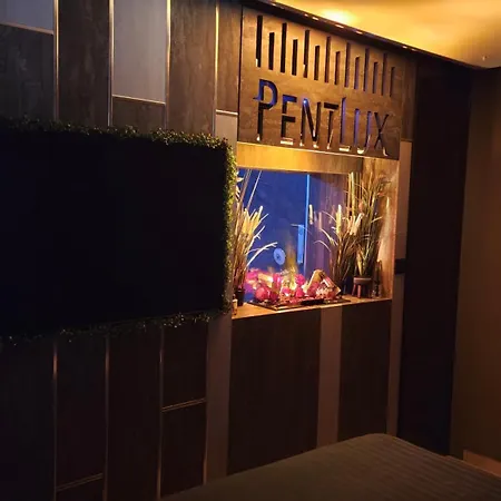 Smart Luxury Penthouse - Private Sauna, Hot-tub, Cinema At The Location In Appartamento *