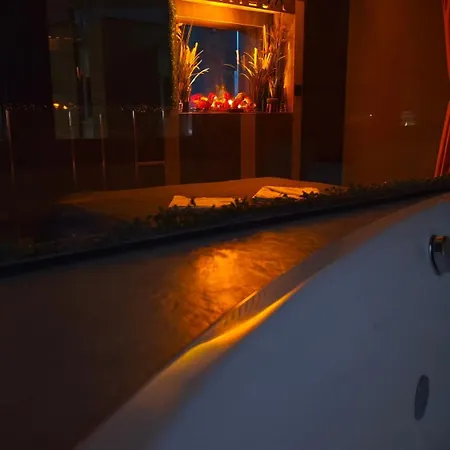 Appartamento Smart Luxury Penthouse - Private Sauna, Hot-tub, Cinema At The Location In *