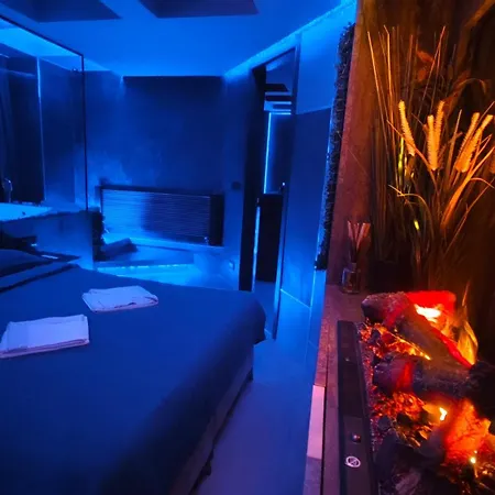 Smart Luxury Penthouse - Private Sauna, Hot-tub, Cinema At The Location In *