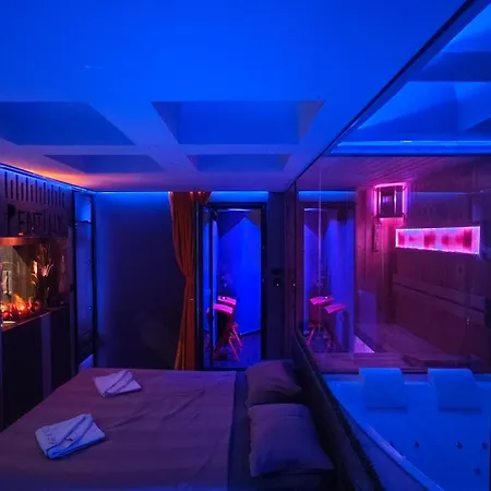 Smart Luxury Penthouse - Private Sauna, Hot-tub, Cinema At The Location In Skopje