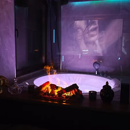 Lägenhet Smart Luxury Penthouse - Private Sauna, Hot-tub, Cinema At The Location In *