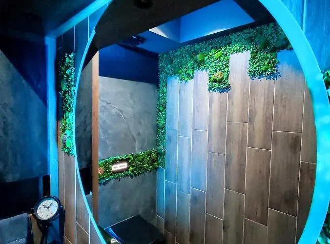 Smart Luxury Penthouse - Private Sauna, Hot-tub, Cinema At The Location In Appartement *