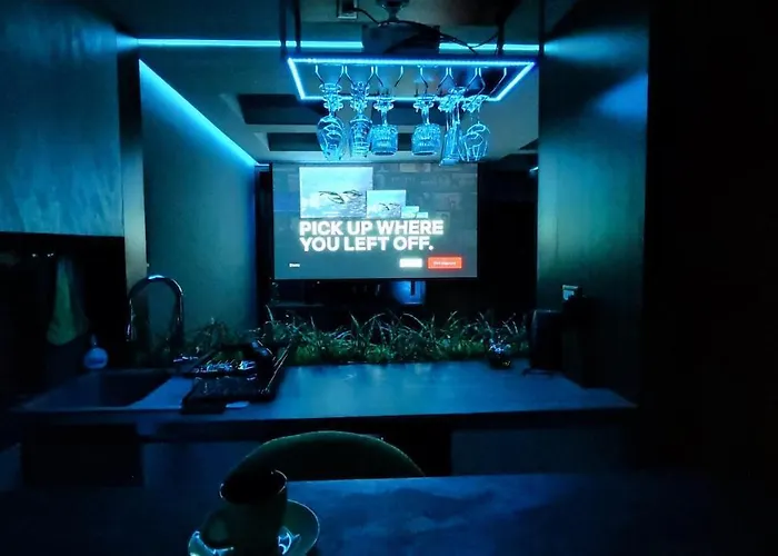 Apartment Smart Luxury Penthouse - Private Sauna, Hot-tub, Cinema At The Location In Skopje