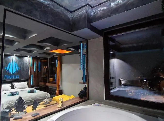 Smart Luxury Penthouse - Private Sauna, Hot-tub, Cinema At The Location In Apartment *