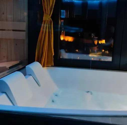 Appartement Smart Luxury Penthouse - Private Sauna, Hot-tub, Cinema At The Location In