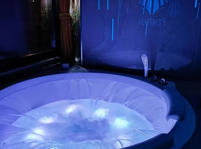 Smart Luxury Penthouse - Private Sauna, Hot-tub, Cinema At The Location In Skopje