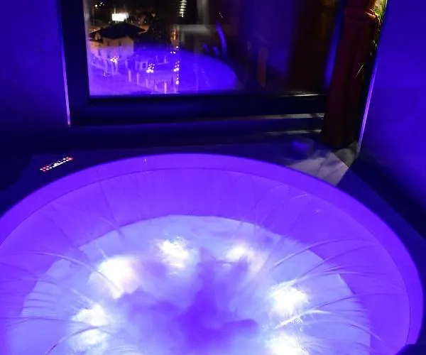 Smart Luxury Penthouse - Private Sauna, Hot-tub, Cinema At The Location In * Skopje