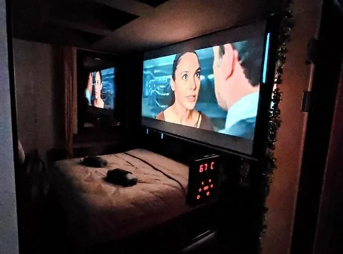 Smart Luxury Penthouse - Private Sauna, Hot-tub, Cinema At The Location In Apartment