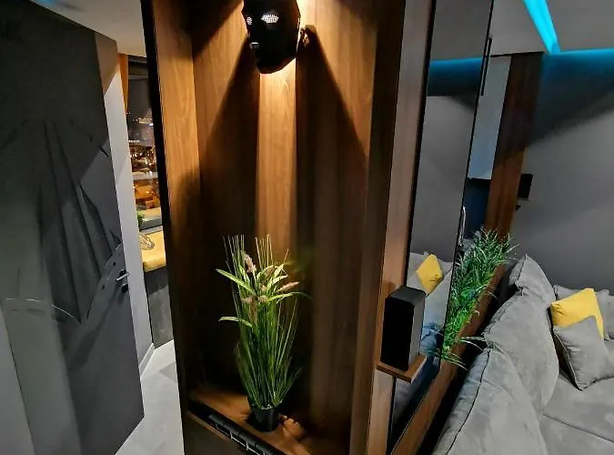 Smart Luxury Penthouse - Private Sauna, Hot-tub, Cinema At The Location In Skopje