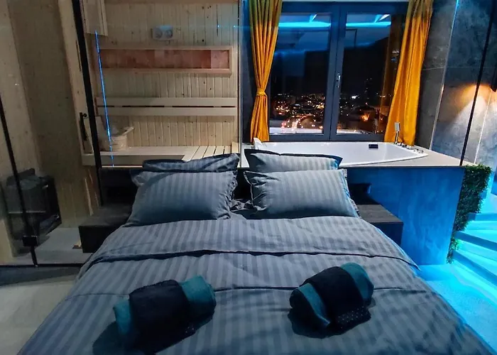 Apartment Smart Luxury Penthouse - Private Sauna, Hot-tub, Cinema At The Location In Skopje