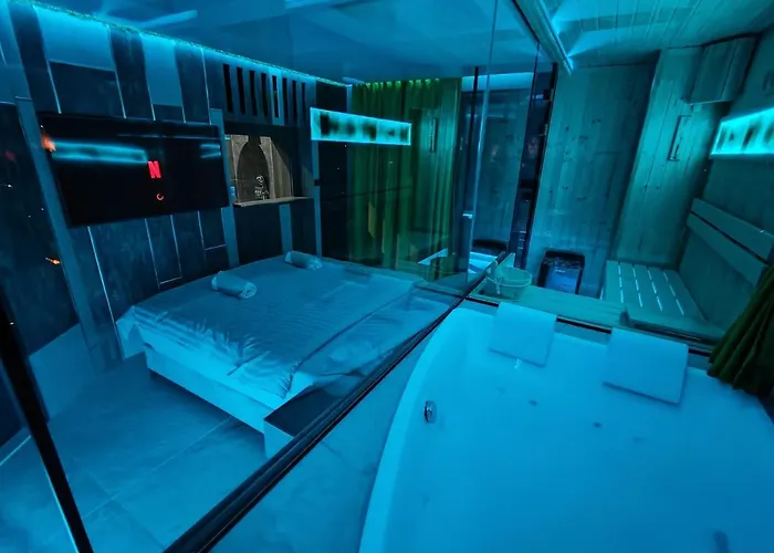 Smart Luxury Penthouse - Private Sauna, Hot-tub, Cinema At The Location In Apartment *