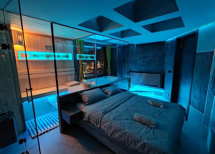 Apartment Smart Luxury Penthouse - Private Sauna, Hot-tub, Cinema At The Location In Skopje