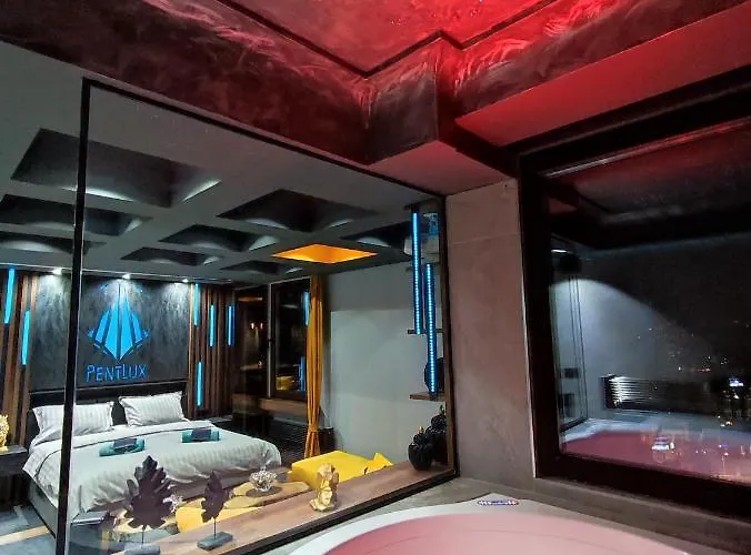 Apartment Smart Luxury Penthouse - Private Sauna, Hot-tub, Cinema At The Location In *