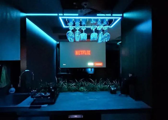 Smart Luxury Penthouse - Private Sauna, Hot-tub, Cinema At The Location In Apartment