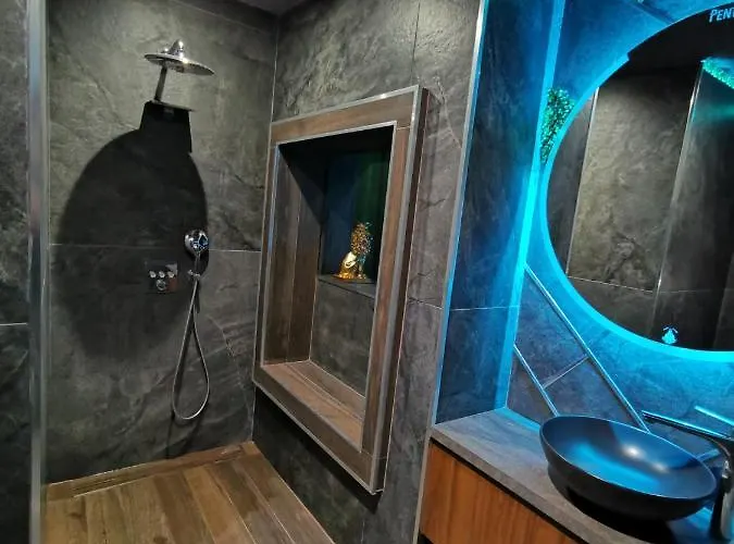 Smart Luxury Penthouse - Private Sauna, Hot-tub, Cinema At The Location In *