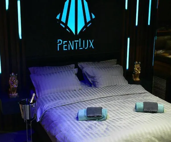 Smart Luxury Penthouse - Private Sauna, Hot-tub, Cinema At The Location In Skopje