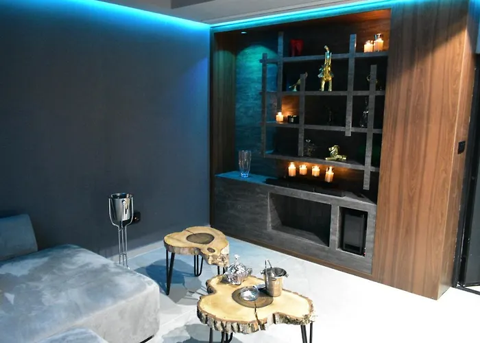 Smart Luxury Penthouse - Private Sauna, Hot-tub, Cinema At The Location In Appartement Skopje