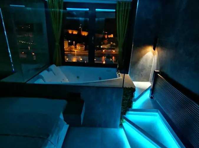 Smart Luxury Penthouse - Private Sauna, Hot-tub, Cinema At The Location In Skopje