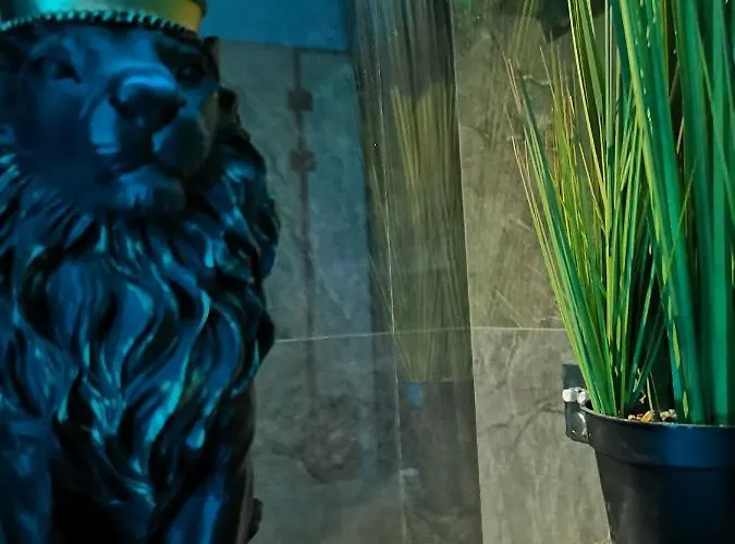 Smart Luxury Penthouse - Private Sauna, Hot-tub, Cinema At The Location In Appartement