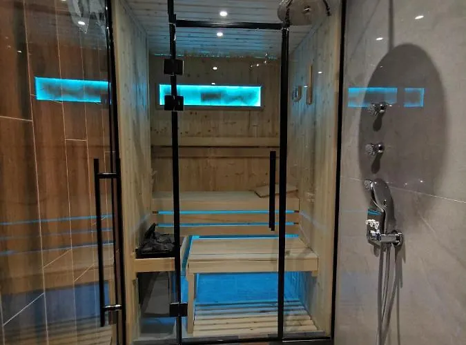 Smart Luxury Penthouse - Private Sauna, Hot-tub, Cinema At The Location In Appartement *