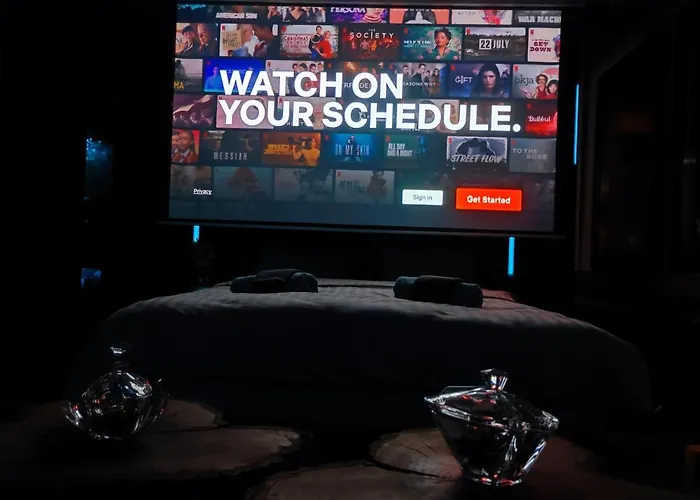 Smart Luxury Penthouse - Private Sauna, Hot-tub, Cinema At The Location In Apartment Skopje