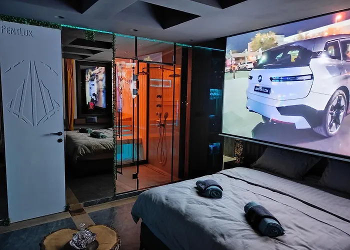 Apartment Smart Luxury Penthouse - Private Sauna, Hot-tub, Cinema At The Location In Skopje