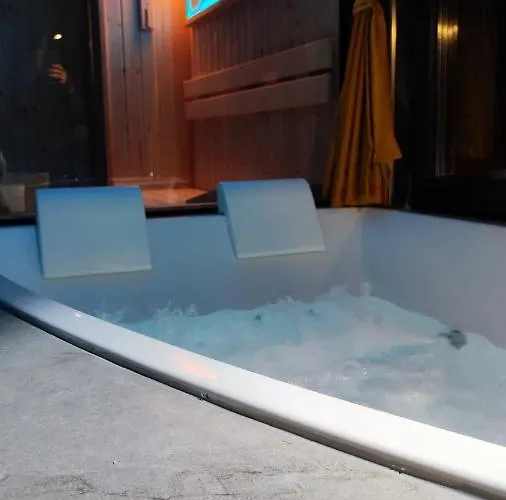 Apartment Smart Luxury Penthouse - Private Sauna, Hot-tub, Cinema At The Location In