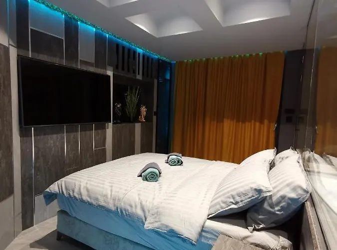 Apartment Smart Luxury Penthouse - Private Sauna, Hot-tub, Cinema At The Location In Skopje